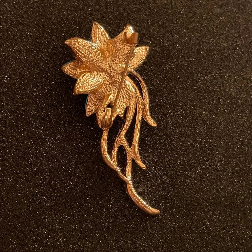 Brooch Pin - Picture 4 of 6
